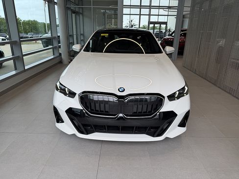 New 2027 BMW 530i xDrive w/ M Sport Package AWD/4WD image 2