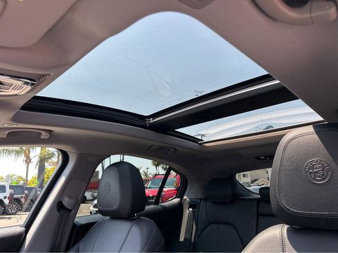 Used 2019 Alfa Romeo Stelvio AWD image 7