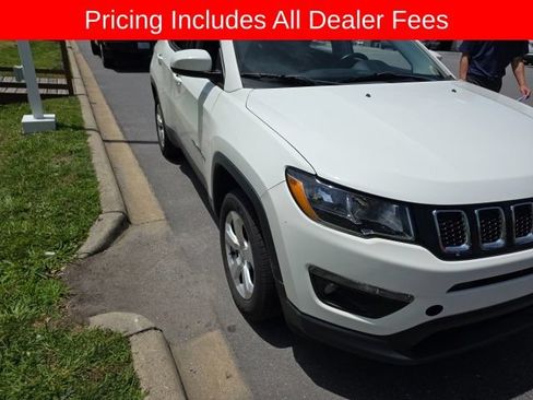 Used 2017 Jeep Compass Latitude AWD/4WD image 10