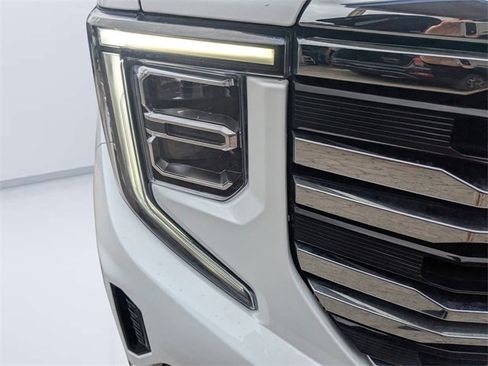 Used 2024 GMC Sierra 1500 SLT image 9