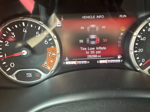 Used 2023 Jeep Renegade Altitude w/ Sun/Sound Group AWD/4WD image 15