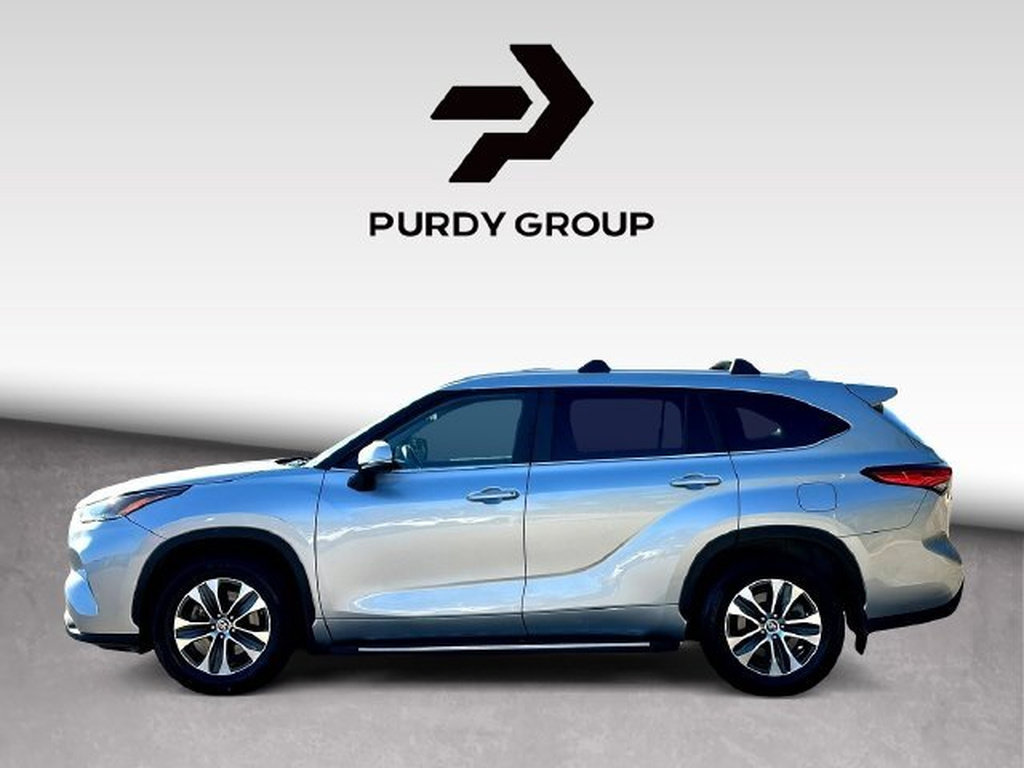 Used 2023 Toyota Highlander XLE FWD image 5