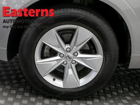 Used 2022 Volvo XC60 B5 Momentum AWD/4WD image 32