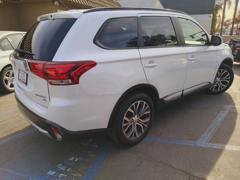 Used 2016 Mitsubishi Outlander SEL image 4