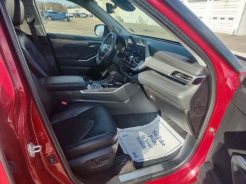Used 2023 Toyota Highlander Platinum AWD/4WD image 19