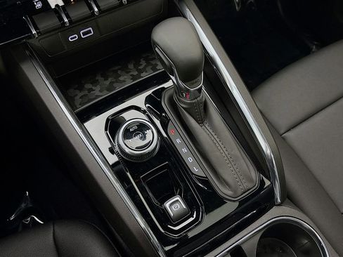 New 2025 GMC Canyon Elevation w/ Convenience Package image 17