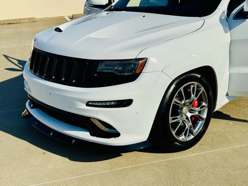 Used 2014 Jeep Grand Cherokee SRT8 w/ Luxury Group II image 47