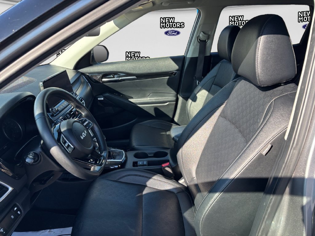 Used 2022 Kia Seltos SX w/ Sunroof Package AWD/4WD image 10