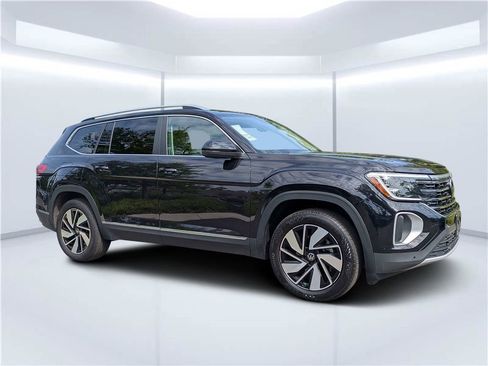 Used 2025 Volkswagen Atlas SEL AWD/4WD image 1
