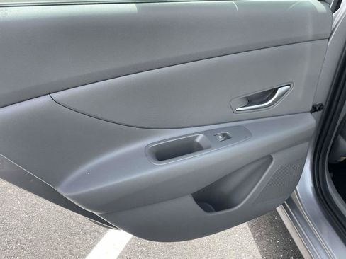 Certified 2026 Hyundai Elantra SE FWD image 11