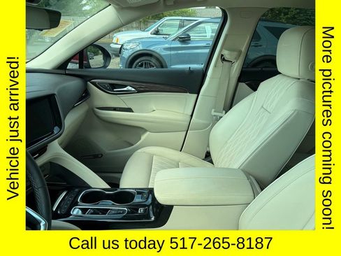 Used 2023 Buick Envision Avenir AWD/4WD image 3