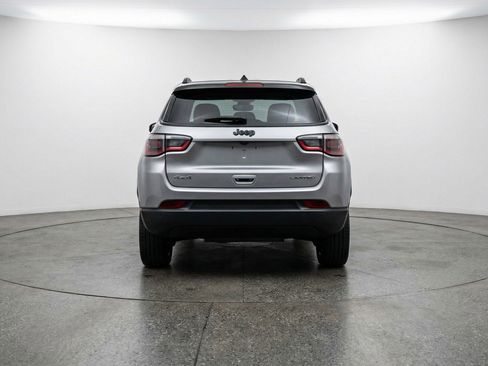 Used 2025 Jeep Compass Limited image 7