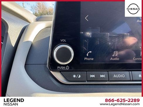 Certified 2023 Nissan Rogue SV image 28