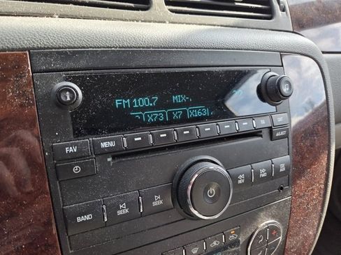 Used 2011 Chevrolet Avalanche LT image 10