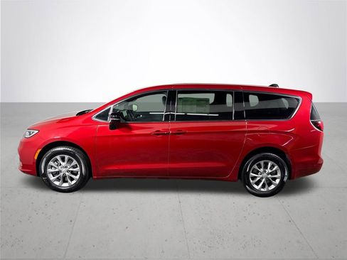 New 2026 Chrysler Pacifica Select AWD/4WD image 9