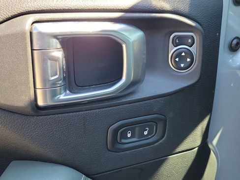 Used 2024 Jeep Wrangler High Altitude AWD/4WD image 14