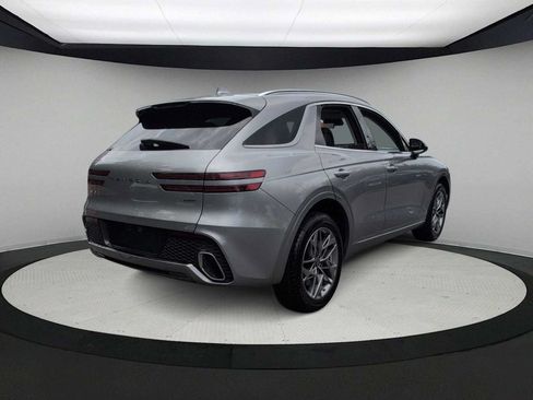 Used 2025 Genesis GV70 2.5T AWD/4WD image 8