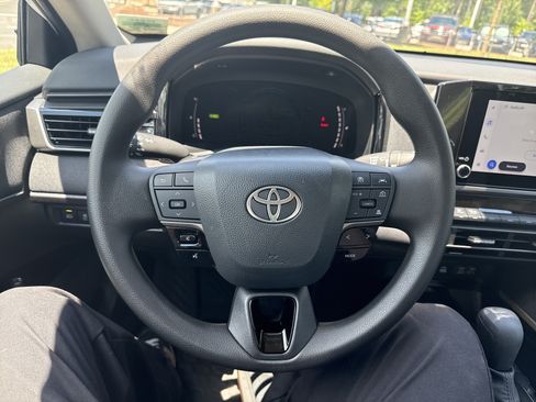 Used 2026 Toyota Camry LE w/ Convenience Package FWD image 21