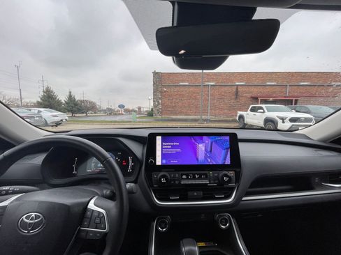 Used 2025 Toyota Grand Highlander FWD image 33