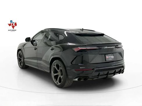 Used 2021 Lamborghini Urus image 3