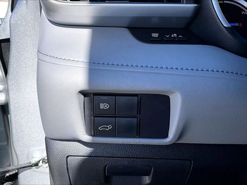 Used 2022 Toyota Highlander XLE image 33