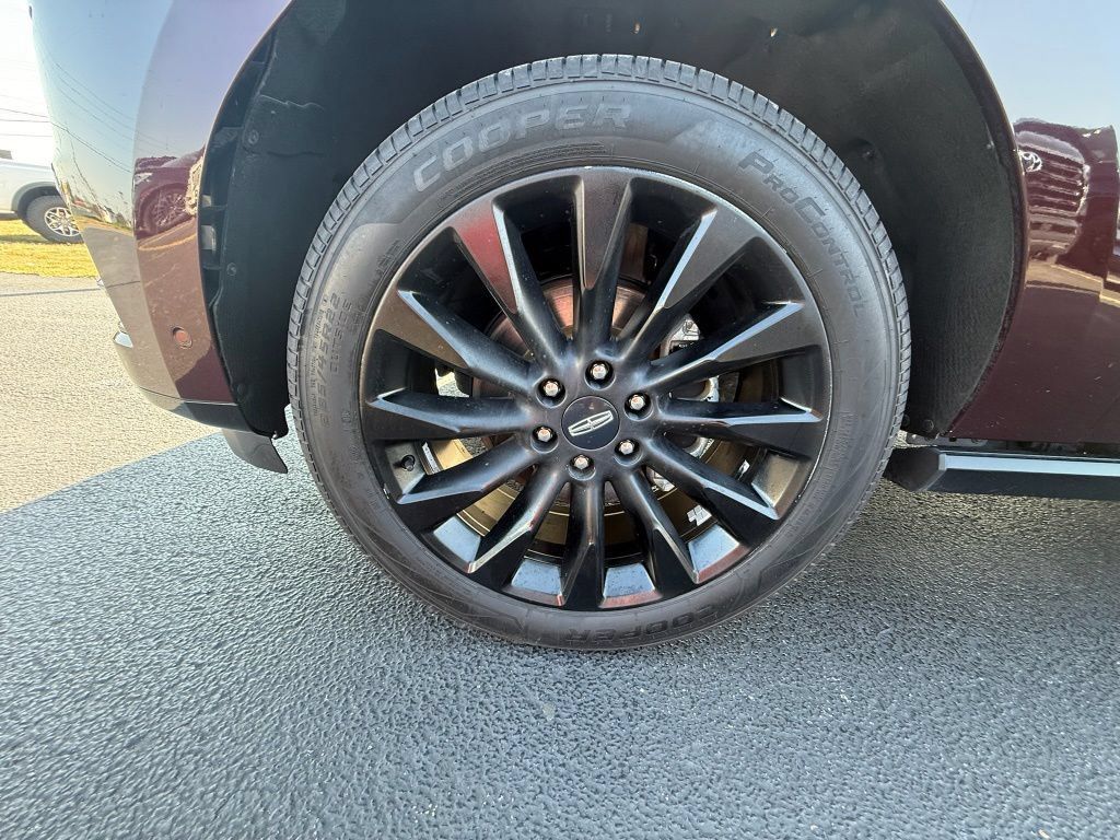 Used 2021 Lincoln Navigator L Reserve w/ Luxury Package AWD/4WD image 7