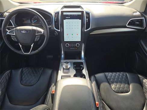Used 2024 Ford Edge Titanium image 15