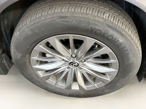 Used 2024 MAZDA CX-90 3.3 Turbo w/ Preferred Plus AWD/4WD image 11