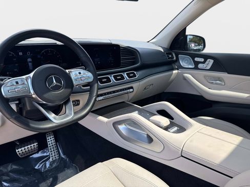 Used 2023 Mercedes-Benz GLS 580 4MATIC image 15