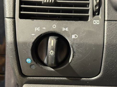 Used 2005 Chrysler Crossfire SRT-6 RWD image 13