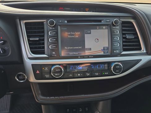 Used 2019 Toyota Highlander Limited Platinum image 24