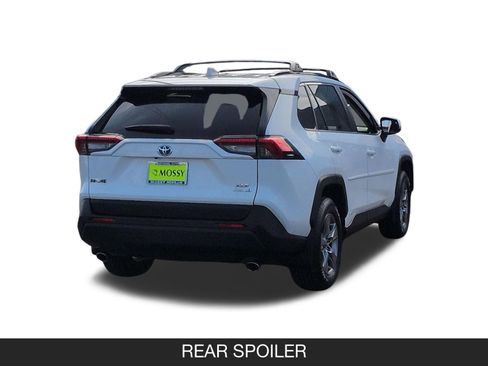 Used 2022 Toyota RAV4 XLE w/ Convenience Package image 8