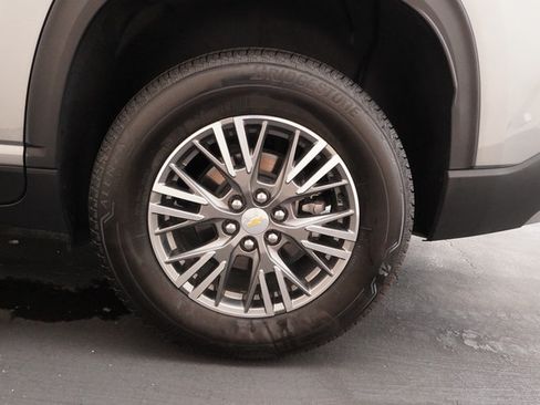 Used 2026 Chevrolet Traverse LT FWD image 35