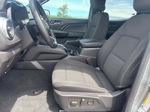 Used 2023 Chevrolet Colorado LT w/ LT Convenience Package II RWD image 9