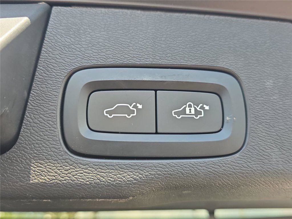 Used 2023 Volvo XC60 B5 Core w/ Climate Package FWD image 26
