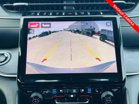 Used 2023 Jeep Grand Cherokee L Limited w/ Luxury Tech Group II image 13