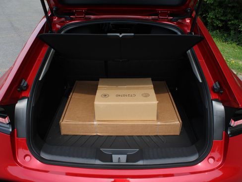 New 2026 Toyota Prius Plug-In Hybrid FWD image 8