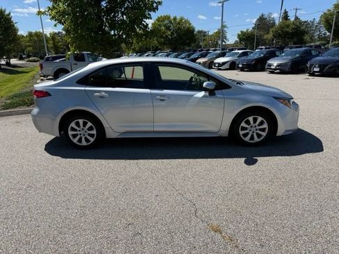 Used 2020 Toyota Corolla LE FWD image 4