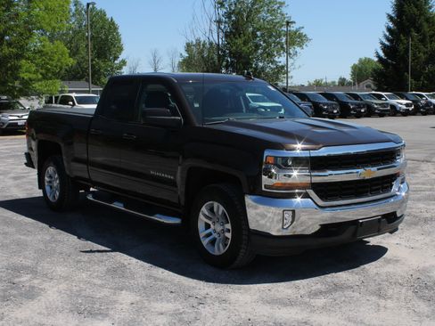 Used 2018 Chevrolet Silverado 1500 LT w/ All Star Edition AWD/4WD image 3