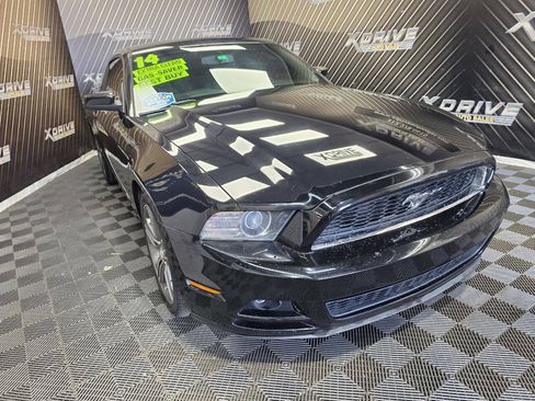 Used 2014 Ford Mustang Coupe w/ V6 Performance Package RWD image 4