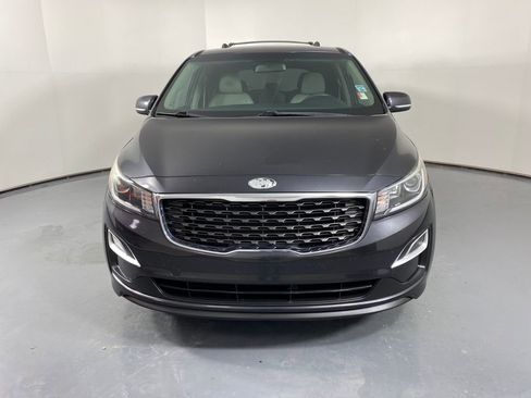 Used 2019 Kia Sedona LX image 2