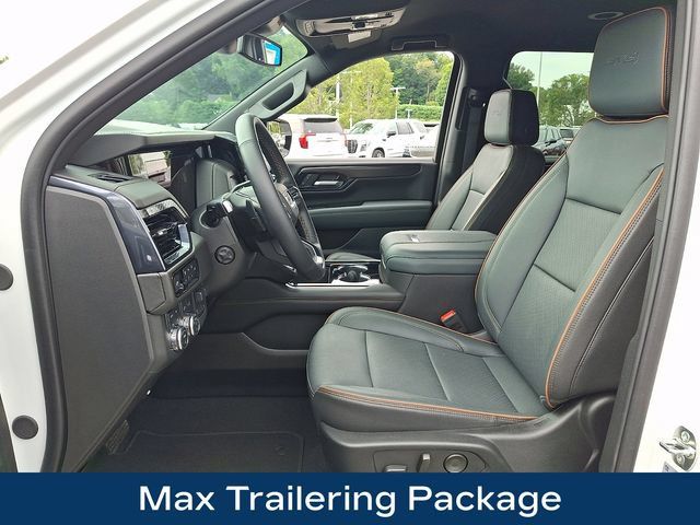 Used 2025 GMC Yukon XL AT4 AWD/4WD image 2