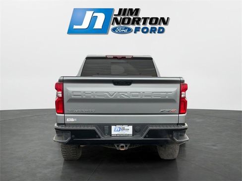 Used 2023 Chevrolet Silverado 1500 ZR2 w/ Technology Package image 4