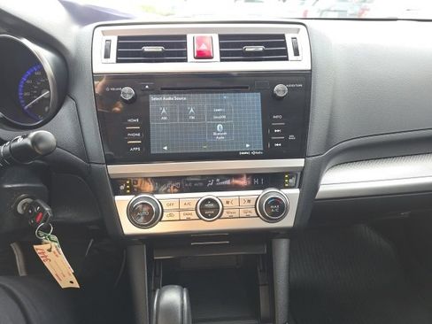 Used 2017 Subaru Legacy 2.5i Premium image 16