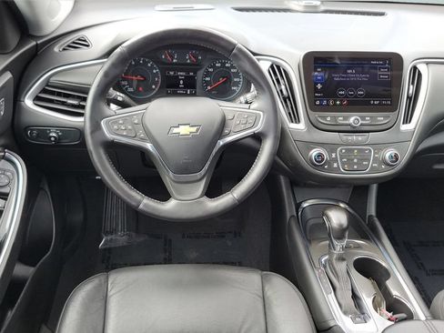 Used 2022 Chevrolet Malibu LT w/ Leather Package FWD image 12