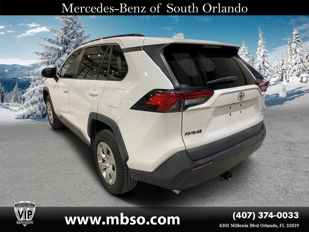 Used 2021 Toyota RAV4 LE AWD/4WD image 16
