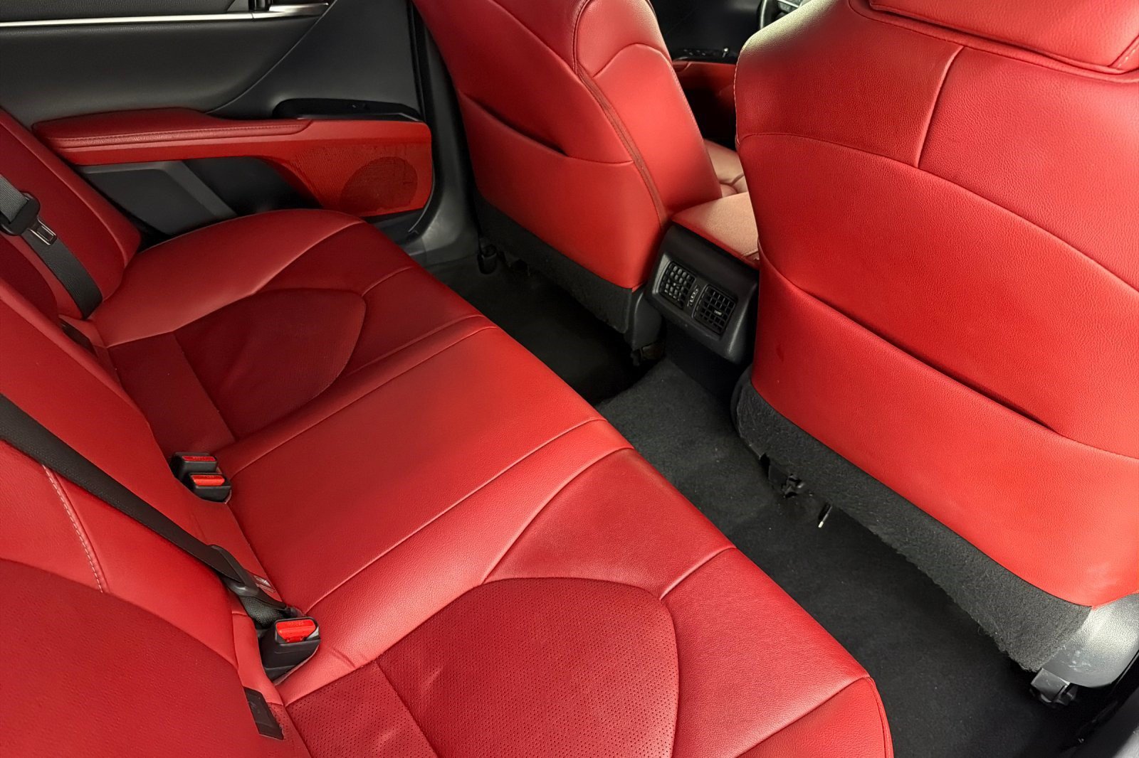 Used 2019 Toyota Camry XSE w/ Carpet Mat Package FWD image 31