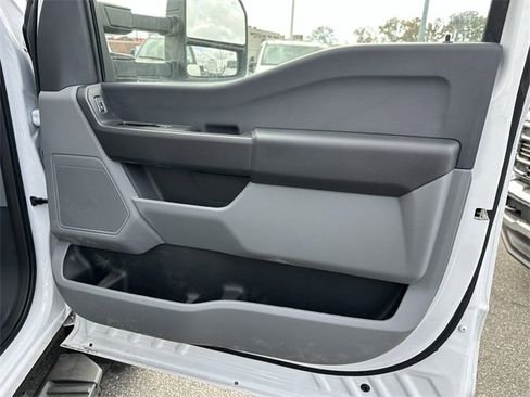 New 2024 Ford F550 4x4 Regular Cab Super Duty image 34