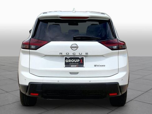 Used 2024 Nissan Rogue SV AWD/4WD image 5