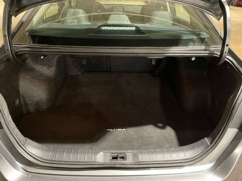 Used 2025 Nissan Altima 2.5 SV image 37